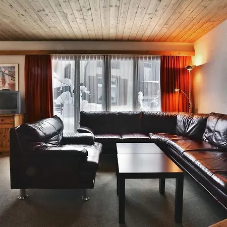Sleeps 4 Wifi Apartment